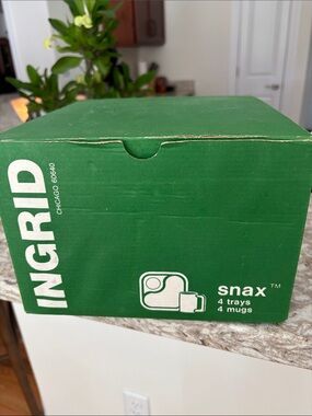 INGRID Snax Green Box - Snax 4 Trays 4 Mugs